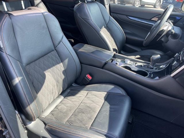 2023 Nissan Maxima SR