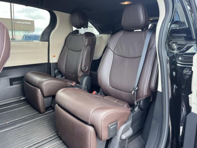 2022 Toyota Sienna Platinum 7 Passenger