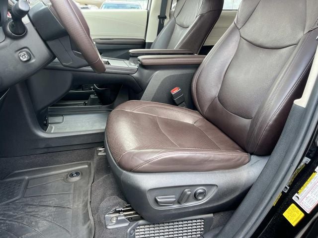 2022 Toyota Sienna Platinum 7 Passenger