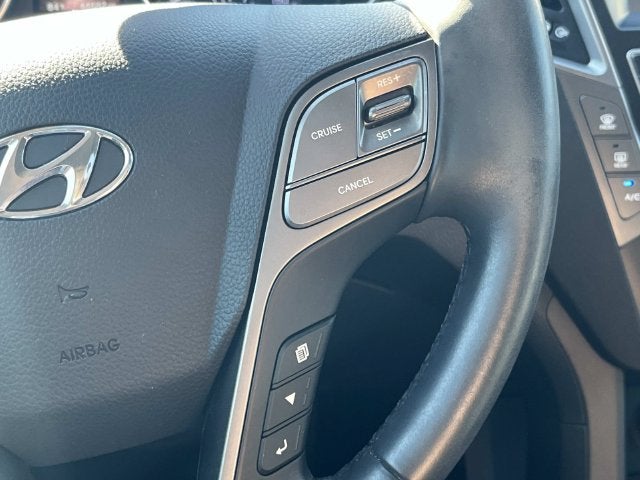 2017 Hyundai SANTA FE SE