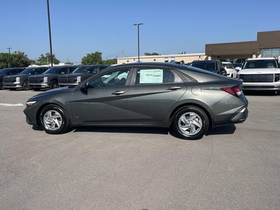 2026 Hyundai ELANTRA SE