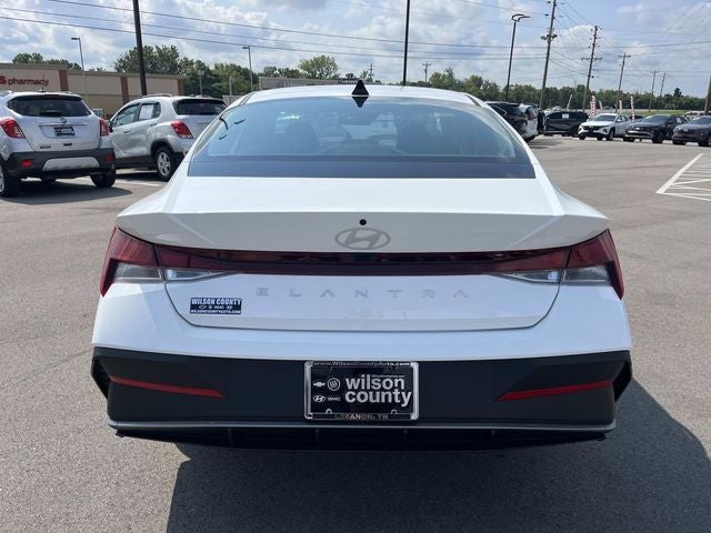 2026 Hyundai ELANTRA SE