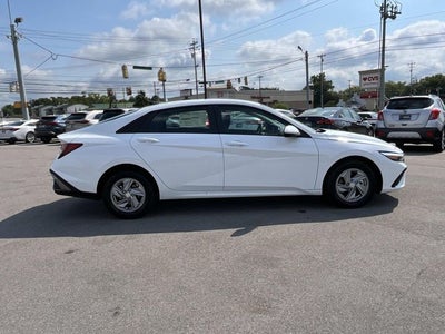 2026 Hyundai ELANTRA SE