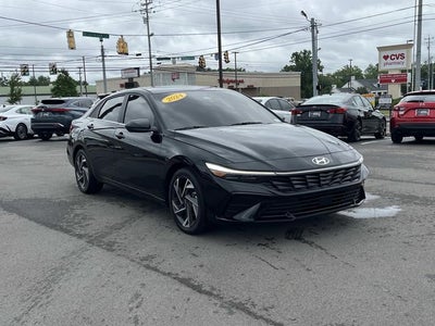 2024 Hyundai ELANTRA SEL